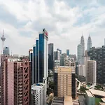 Luxury 2Br Designer Suite Above Pavilion Mall